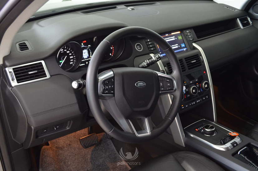 Foto do veículo LAND ROVER  DISCOVERY SPORT SE TD4 2017 16.085 KM 199.000,00