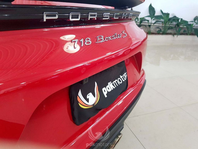 Foto do veículo PORSCHE  718 BOXSTER S 2018 3.495 KM 439.000,00