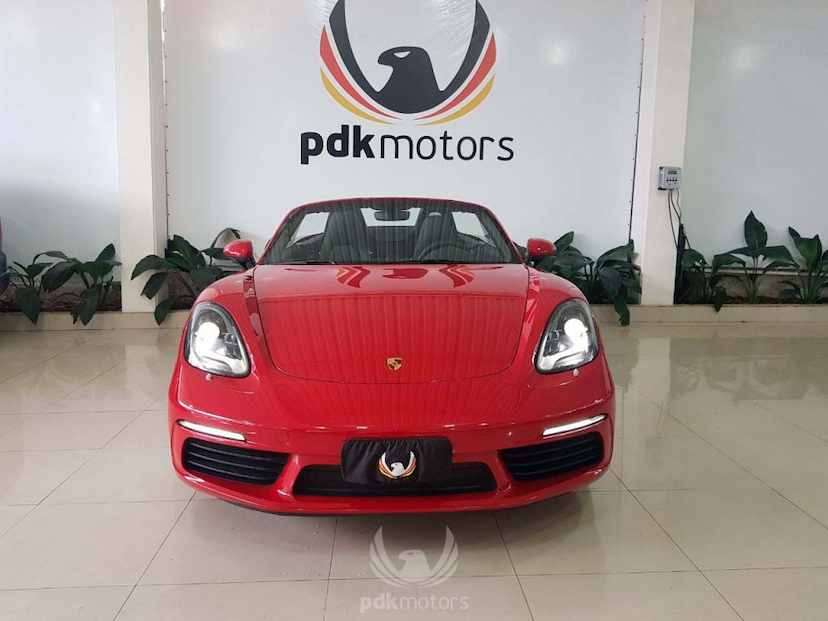 Foto do veículo PORSCHE  718 BOXSTER S 2018 3.495 KM 439.000,00