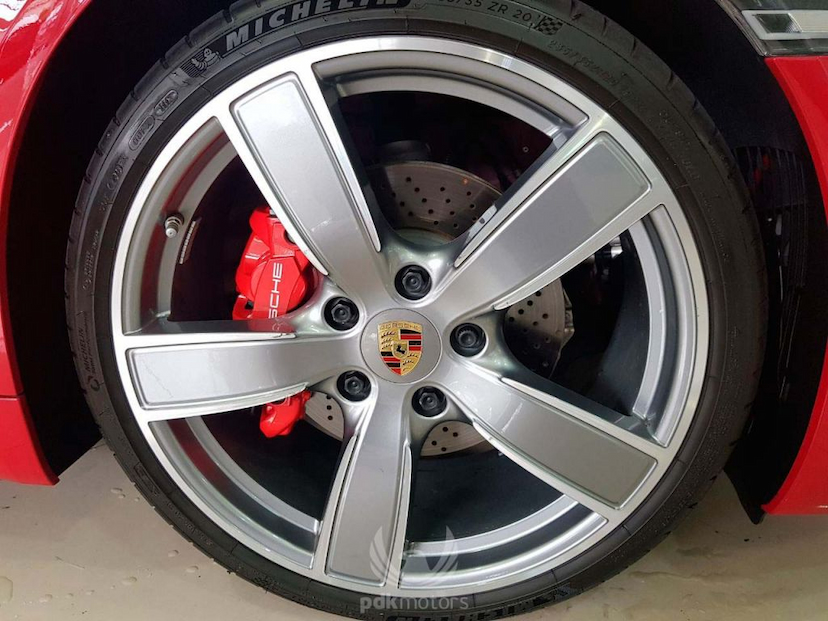 Foto do veículo PORSCHE  718 BOXSTER S 2018 3.495 KM 439.000,00