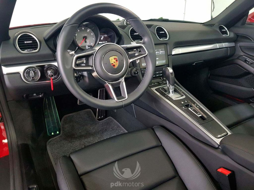 Foto do veículo PORSCHE  718 BOXSTER S 2018 3.495 KM 439.000,00