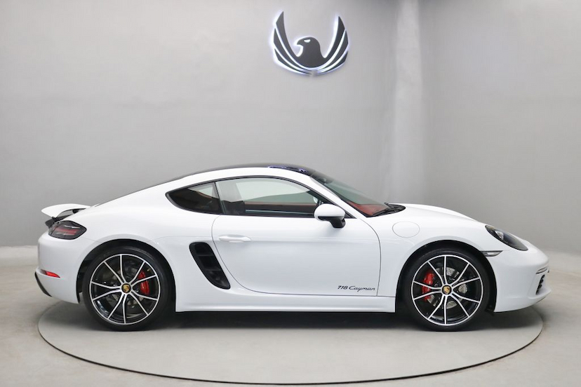 Foto do veículo PORSCHE 718 CAYMAN 2020 20.940 KM 550.000,00