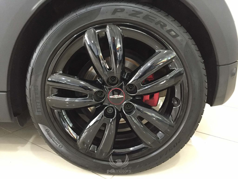 Foto do veículo MINI  COOPER JCW 2P 2017 13.860 KM 139.900,00
