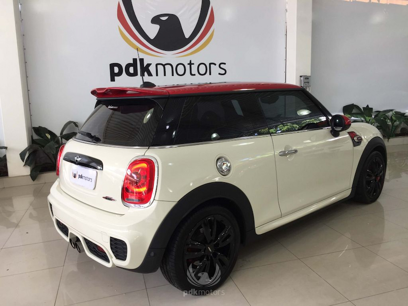 Foto do veículo MINI  COOPER JCW 2P 2017 13.860 KM 139.900,00