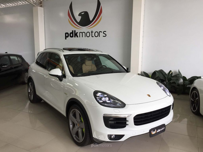Foto do veículo PORSCHE  CAYENNE S E-HYBRID 2017 1.960 KM 379.000,00