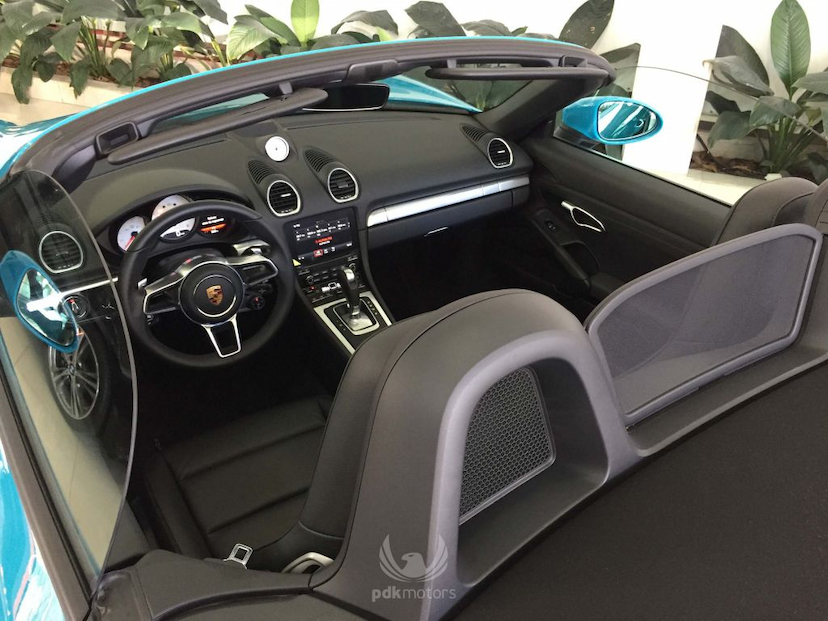 Foto do veículo PORSCHE  718 BOXSTER 2018 2.900 KM 425.000,00