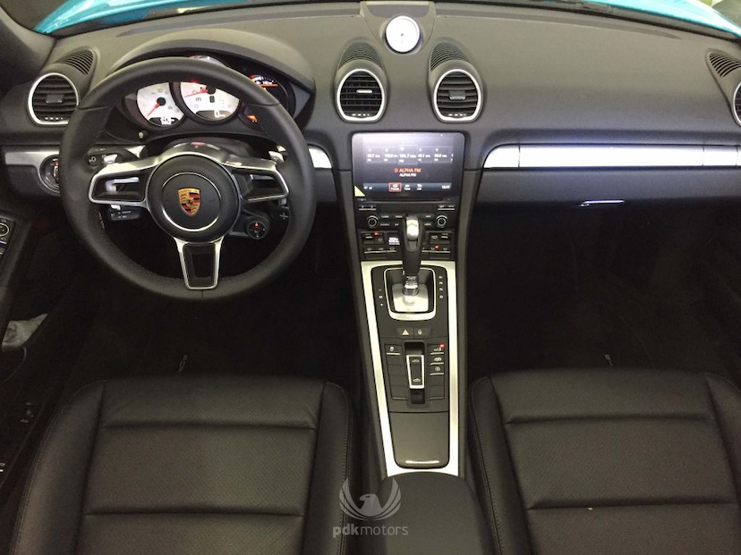 Foto do veículo PORSCHE  718 BOXSTER 2018 2.900 KM 425.000,00