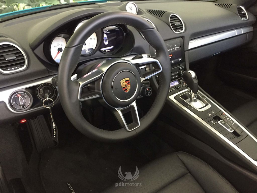Foto do veículo PORSCHE  718 BOXSTER 2018 2.900 KM 425.000,00