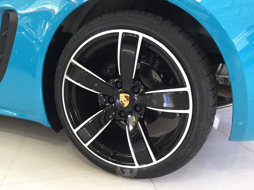 Foto do veículo PORSCHE  718 BOXSTER 2018 2.900 KM 425.000,00