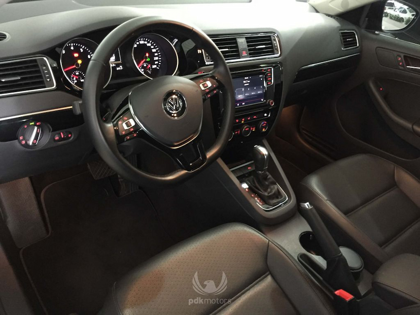 Foto do veículo VOLKSWAGEN  JETTA 2.0 HIGHLINE 2017 13.500 KM 92.900,00