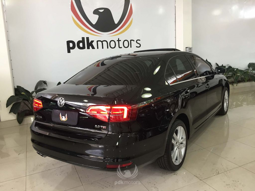 Foto do veículo VOLKSWAGEN  JETTA 2.0 HIGHLINE 2017 13.500 KM 92.900,00