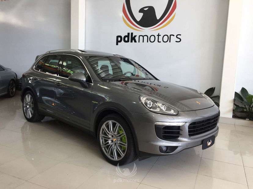 Foto do veículo PORSCHE  CAYENNE S E-HYBRID 2017 13.250 KM 399.000,00
