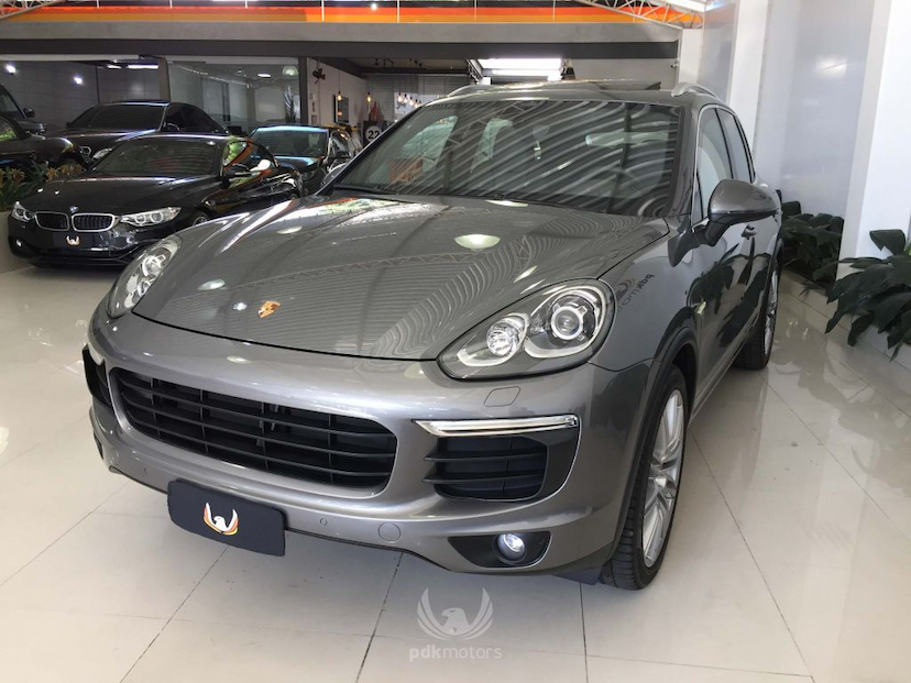 Foto do veículo PORSCHE  CAYENNE S E-HYBRID 2017 13.250 KM 399.000,00
