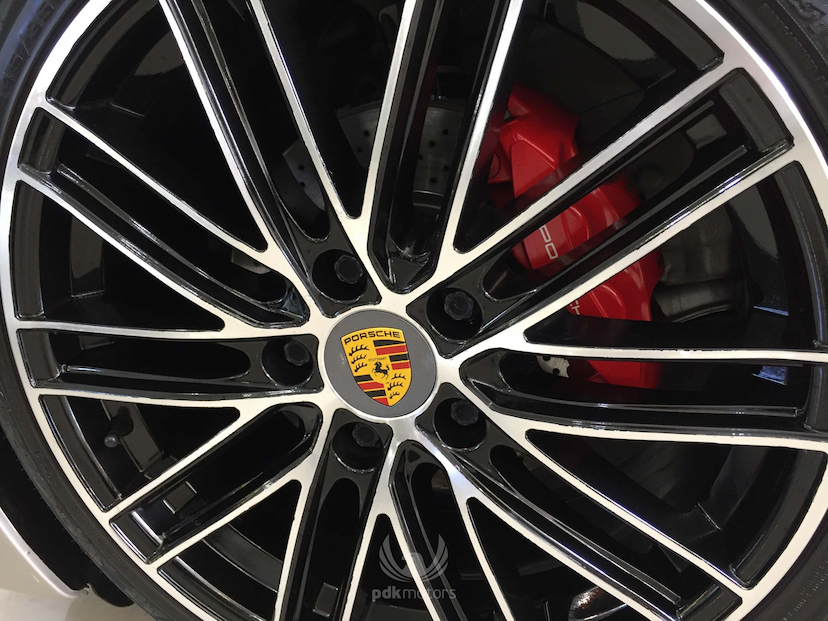 Foto do veículo PORSCHE  CAYMAN 2014 19.485 KM 269.000,00