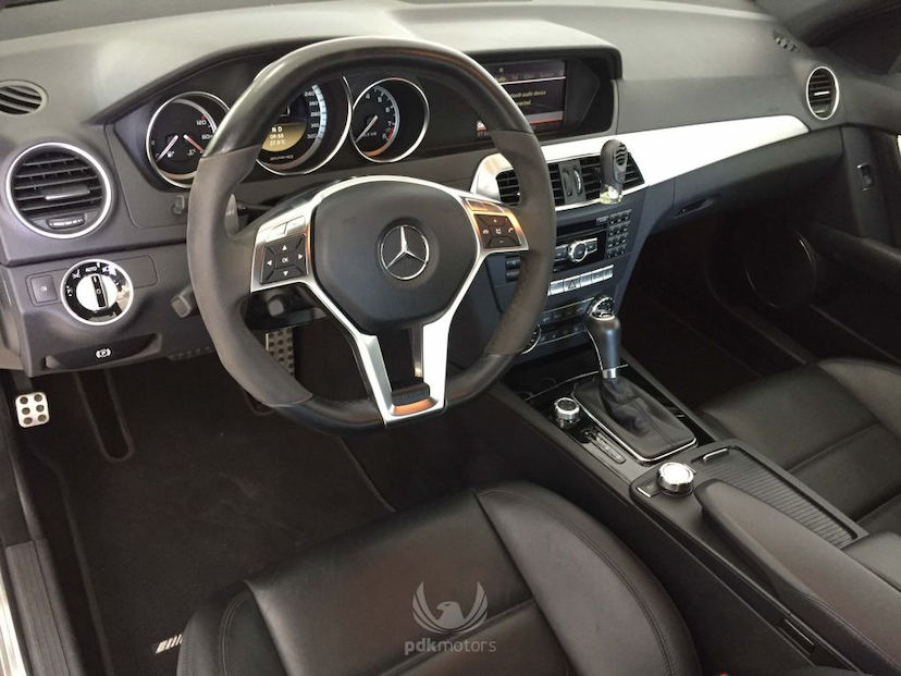 Foto do veículo MERCEDES-BENZ  C63 AMG 2012 49.072 KM 184.900,00