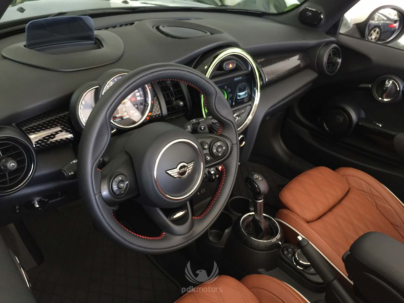 Foto do veículo MINI  CABRIO COOPER S 2018 4.660 KM 159.000,00