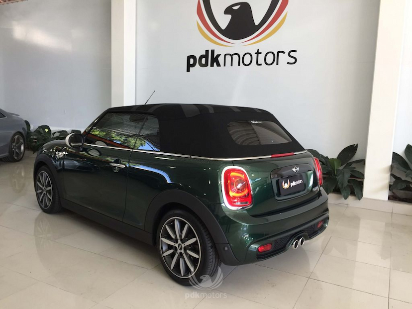 Foto do veículo MINI  CABRIO COOPER S 2018 4.660 KM 159.000,00