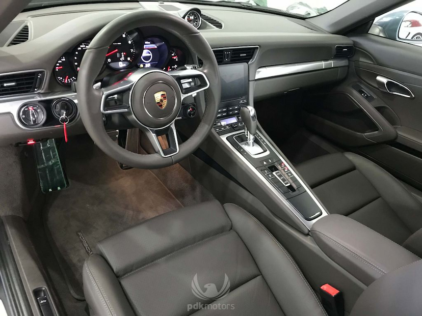 Foto do veículo PORSCHE 911 911 CARRERA 2017 5.425 KM 525.000,00