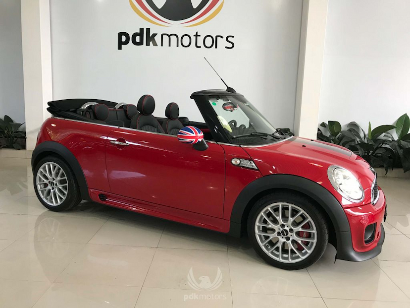 Foto do veículo MINI  CABRIO COOPER JCW 2014 10.450 KM 114.000,00