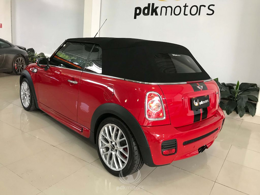 Foto do veículo MINI  CABRIO COOPER JCW 2014 10.450 KM 114.000,00