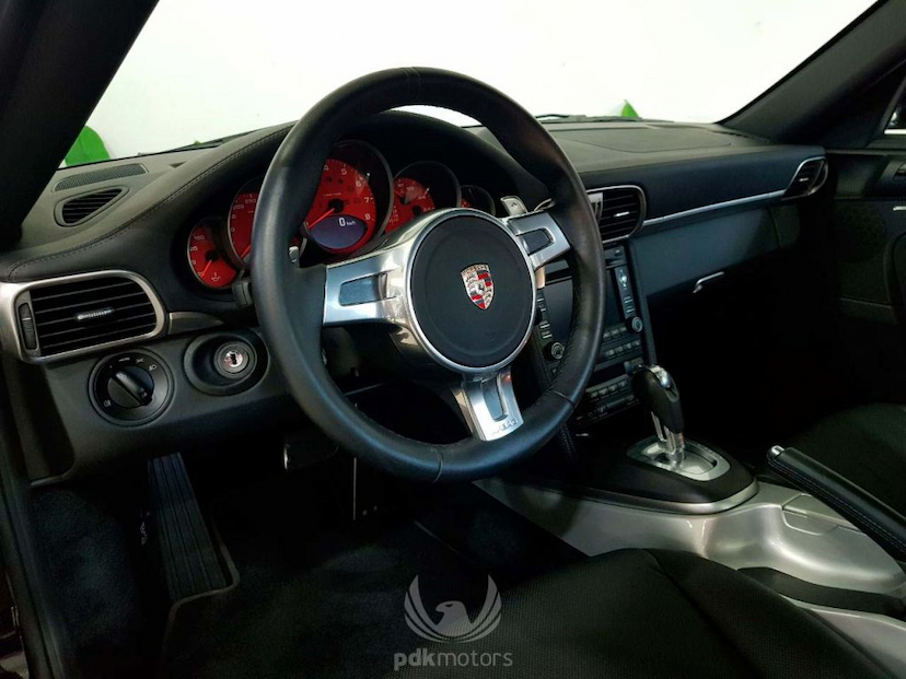 Foto do veículo PORSCHE  911 CARRERA S 2011 19.425 KM 335.000,00