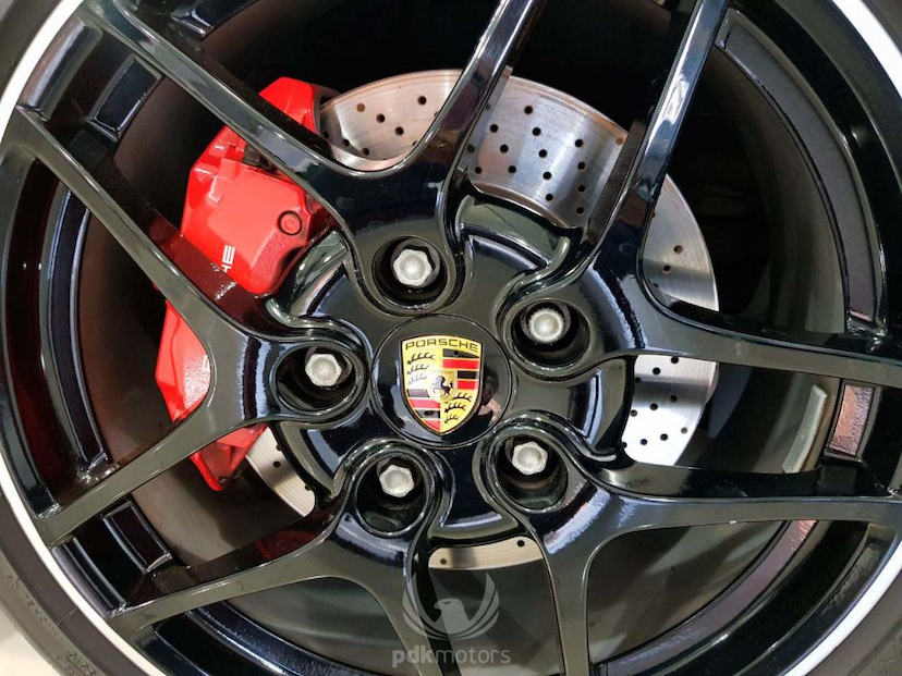Foto do veículo PORSCHE  911 CARRERA S 2011 19.425 KM 335.000,00