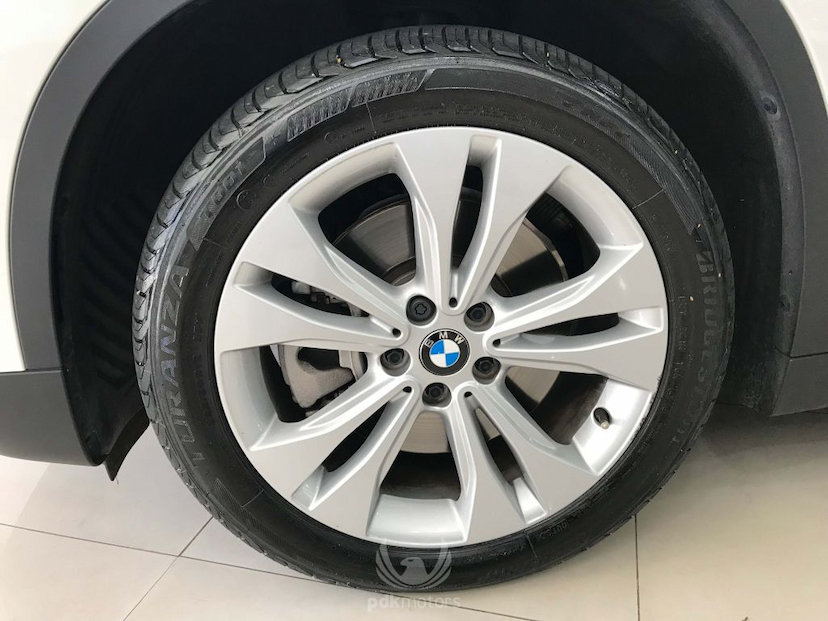 Foto do veículo BMW  X1 20I GP S-DRIVE 2017 13.700 KM 199.000,00