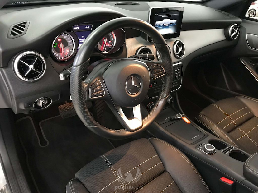 Foto do veículo MERCEDES-BENZ  GLA 200 ADVANCE 2016 40.010 KM 155.900,00