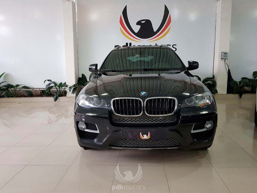 Foto do veículo BMW  X6 35I X-DRIVE 2014 22.775 KM 198.900,00