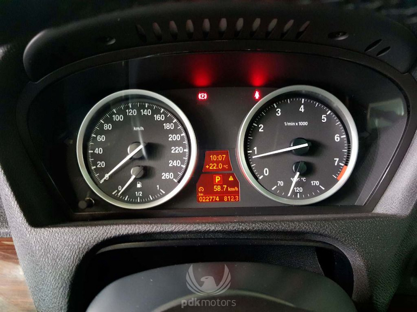 Foto do veículo BMW  X6 35I X-DRIVE 2014 22.775 KM 198.900,00
