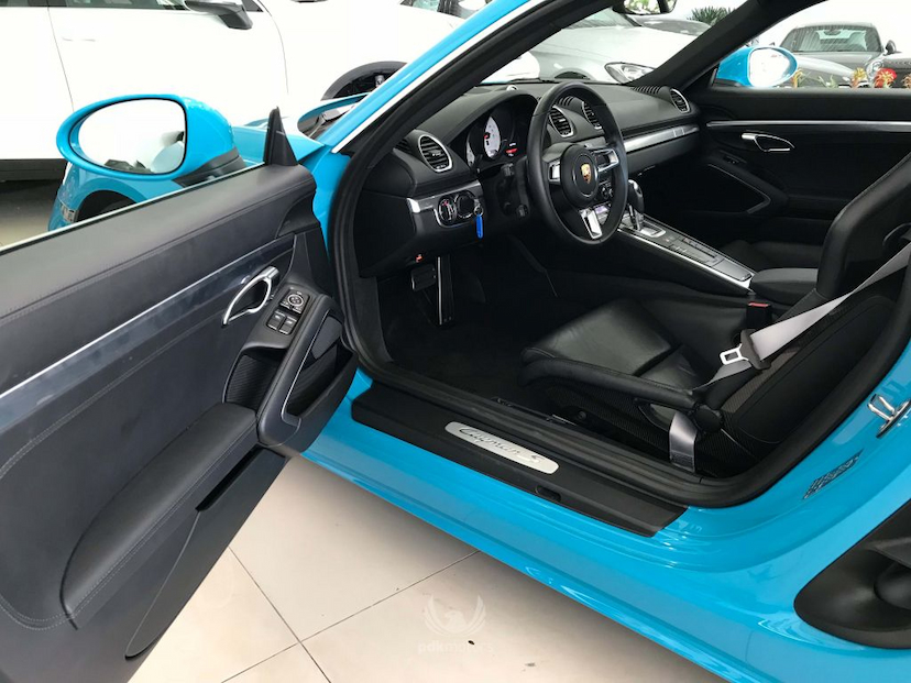 Foto do veículo PORSCHE  718 CAYMAN S 2017 5.082 KM 459.000,00