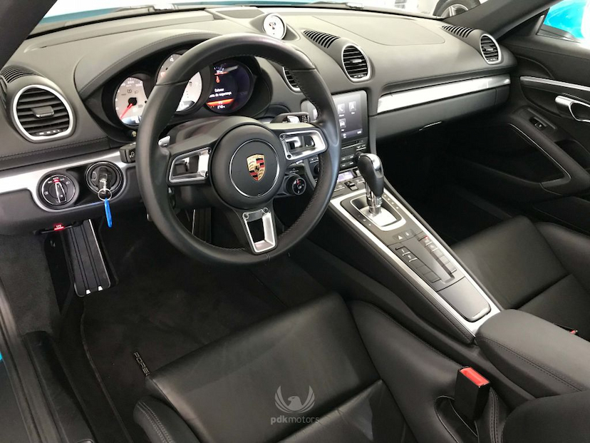 Foto do veículo PORSCHE  718 CAYMAN S 2017 5.082 KM 459.000,00