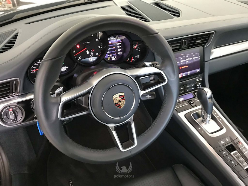 Foto do veículo PORSCHE  911 CARRERA 2017 5.065 KM 479.000,00