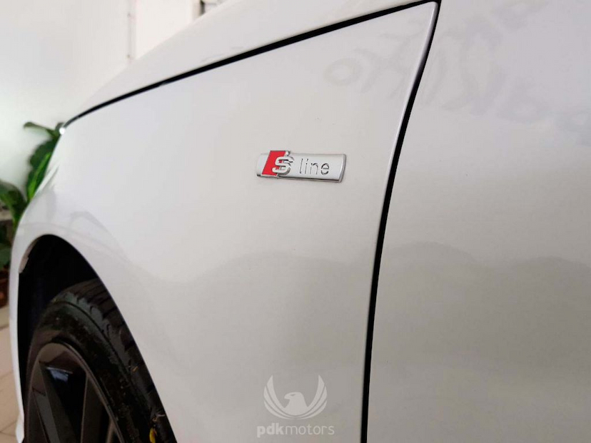 Foto do veículo AUDI  A1 1.8 TFSI SPORTBACK 2016 13.178 KM 99.900,00