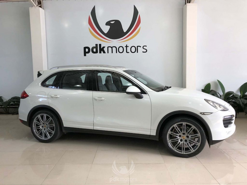 Foto do veículo PORSCHE  CAYENNE S V8 4.8L 2012 38.394 KM 219.000,00