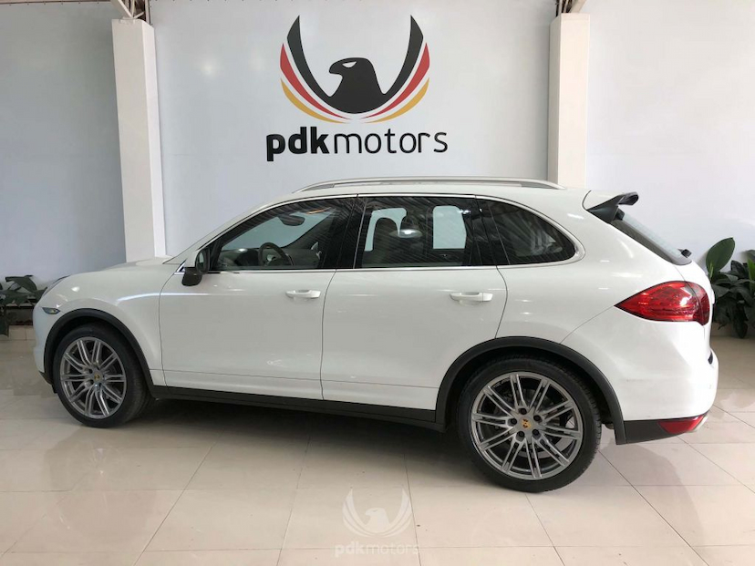 Foto do veículo PORSCHE  CAYENNE S V8 4.8L 2012 38.394 KM 219.000,00