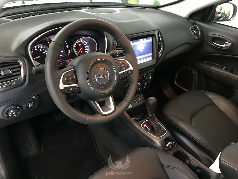 Foto do veículo JEEP  COMPASS LONGITUDE 2018 10 KM 169.000,00