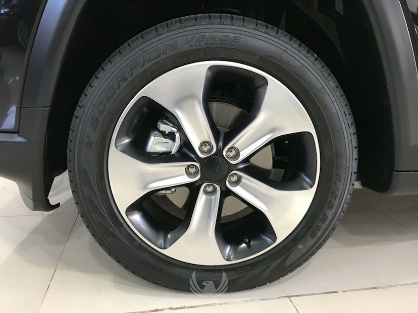 Foto do veículo JEEP  COMPASS LONGITUDE 2018 10 KM 169.000,00
