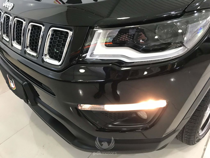 Foto do veículo JEEP  COMPASS LONGITUDE 2018 10 KM 169.000,00