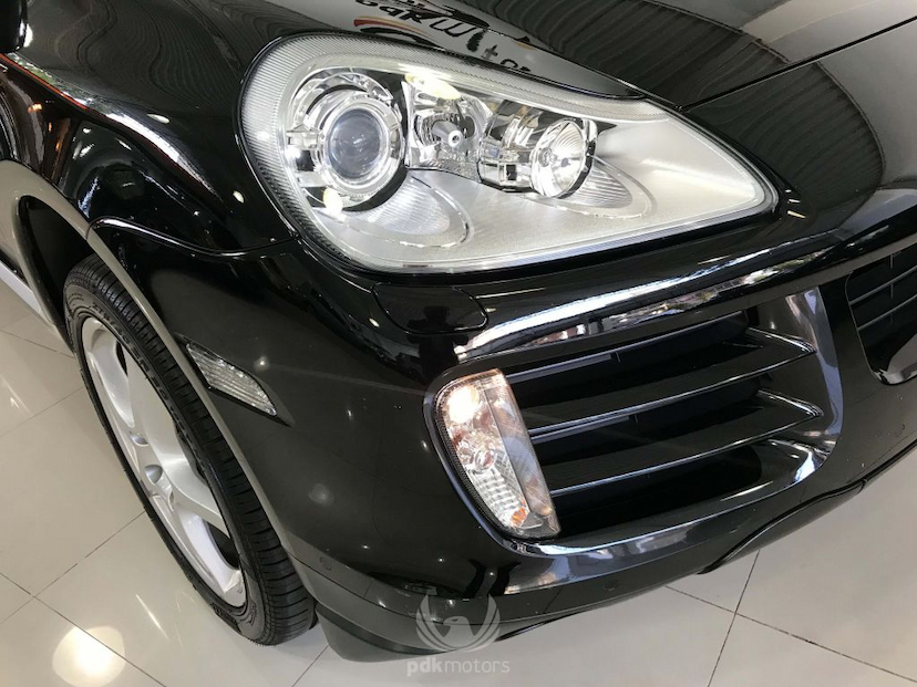 Foto do veículo PORSCHE  CAYENNE PREMIUM V6 2009 23.725 KM 109.000,00