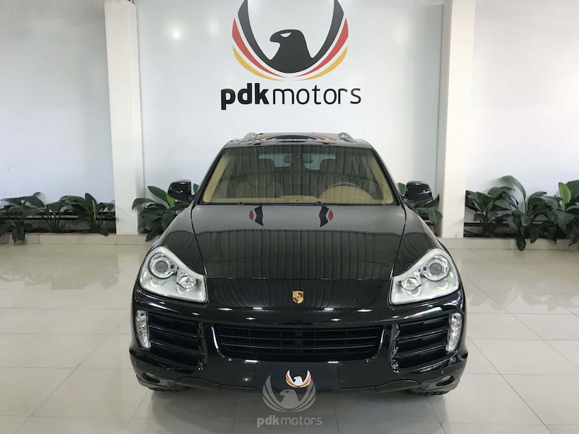 Foto do veículo PORSCHE  CAYENNE PREMIUM V6 2009 23.725 KM 109.000,00