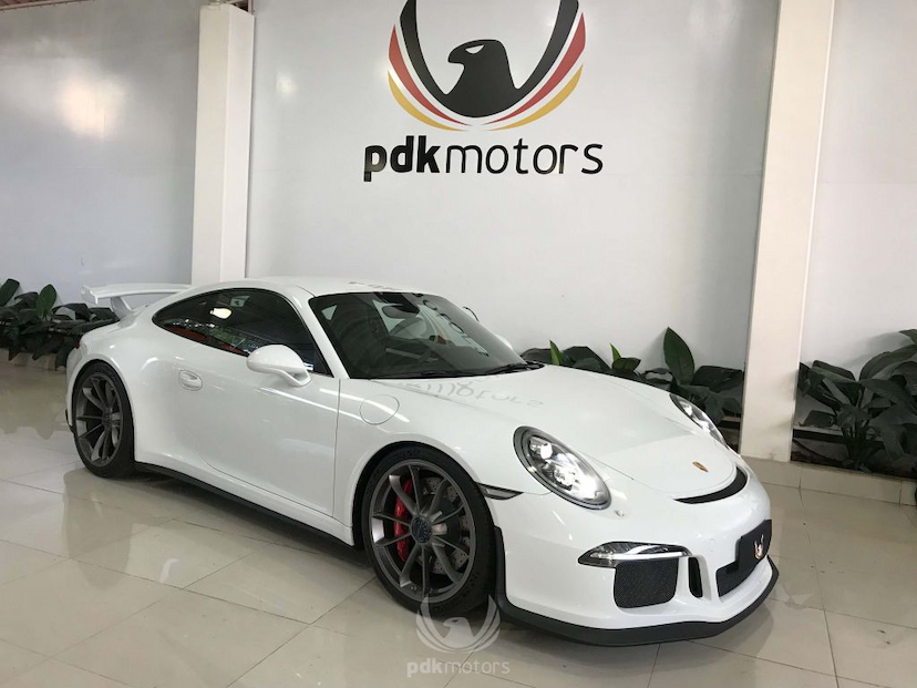 Foto do veículo PORSCHE  911 GT3 2014 13.350 KM 819.000,00