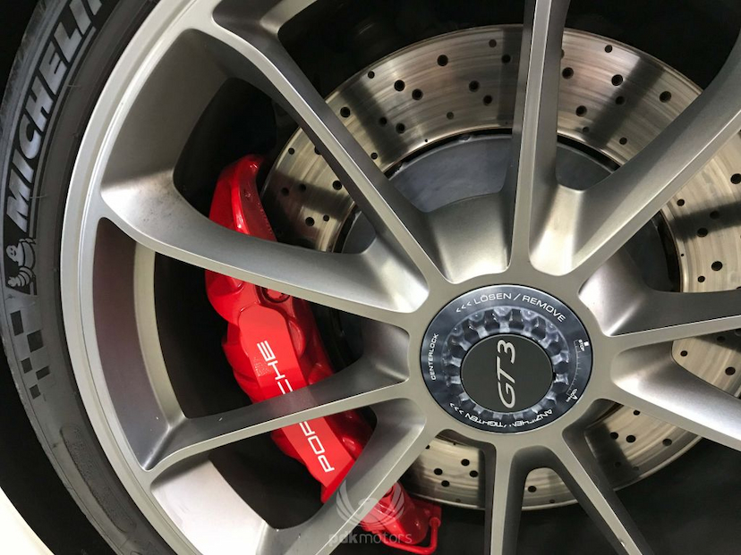 Foto do veículo PORSCHE  911 GT3 2014 13.350 KM 819.000,00