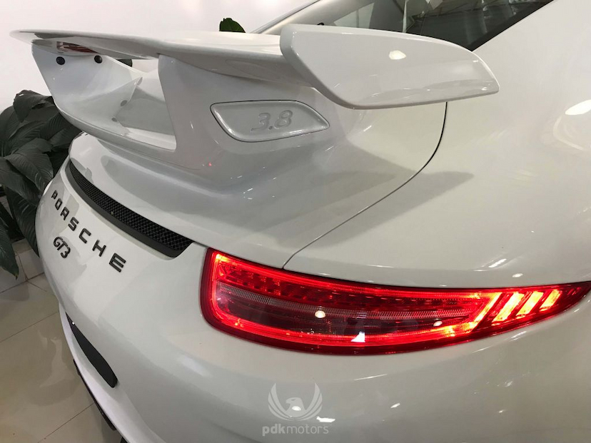 Foto do veículo PORSCHE  911 GT3 2014 13.350 KM 819.000,00
