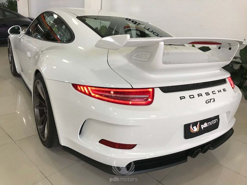Foto do veículo PORSCHE  911 GT3 2014 13.350 KM 819.000,00