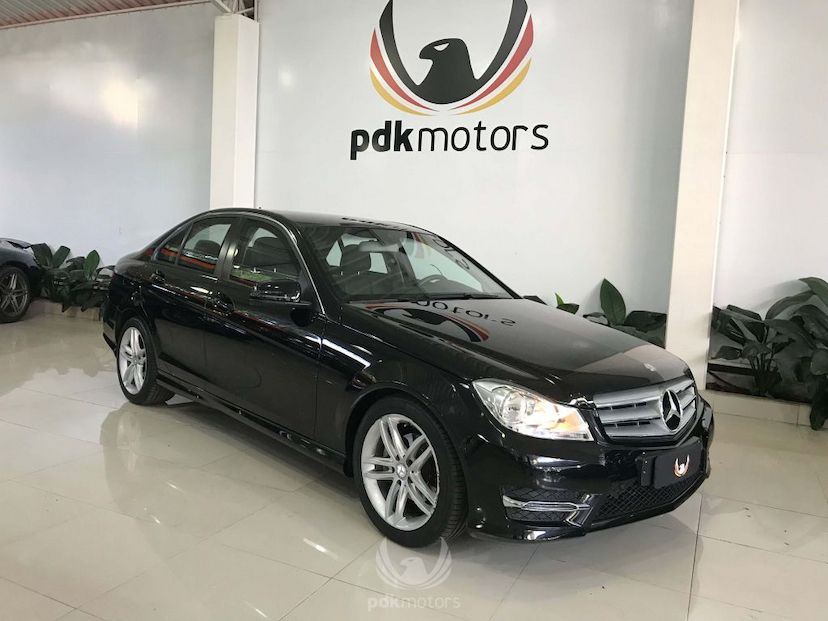 Foto do veículo MERCEDES-BENZ  C180 CGI 2014 23.771 KM 105.000,00