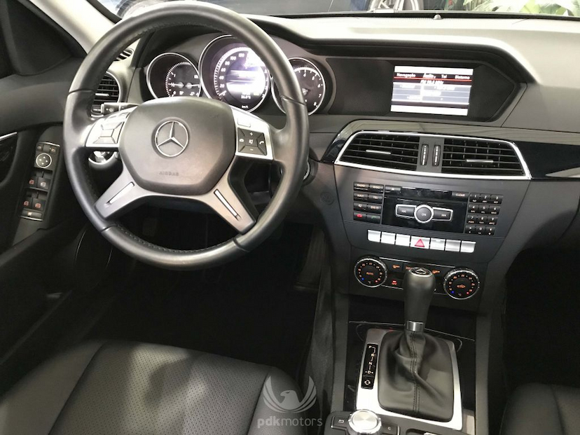 Foto do veículo MERCEDES-BENZ  C180 CGI 2014 23.771 KM 105.000,00