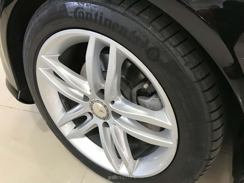 Foto do veículo MERCEDES-BENZ  C180 CGI 2014 23.771 KM 105.000,00