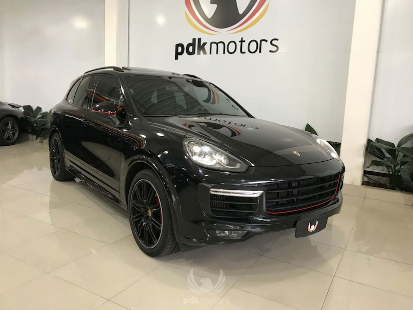 Foto do veículo PORSCHE  CAYENNE GTS 2016 43.540 KM 339.000,00