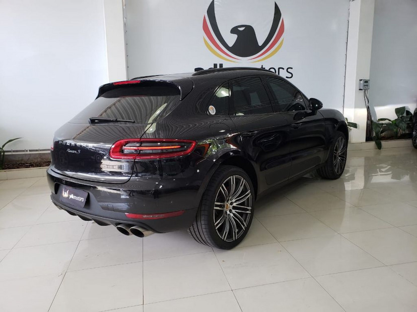 Foto do veículo PORSCHE  MACAN S 2015 29.250 KM 305.000,00